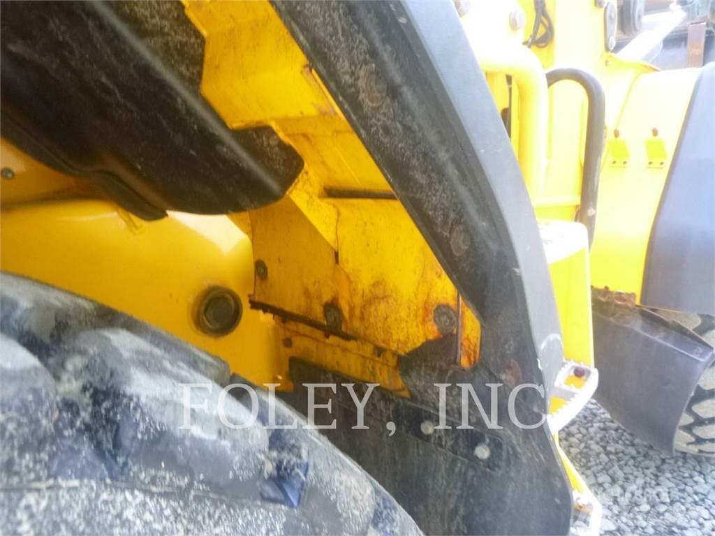 JCB 427 HT T4F Iekrāvēji uz riteņiem