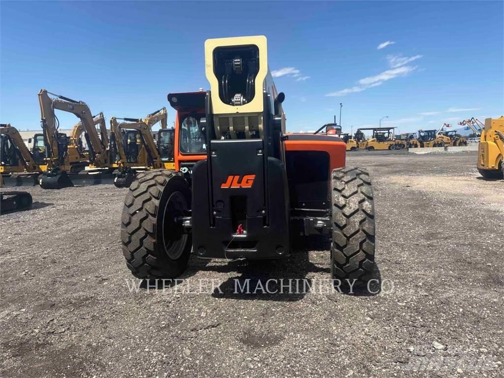 JLG 1055 Teleskopiskie manipulatori