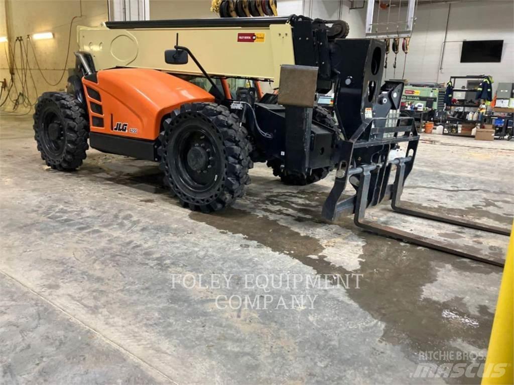 JLG 1255C Teleskopiskie manipulatori