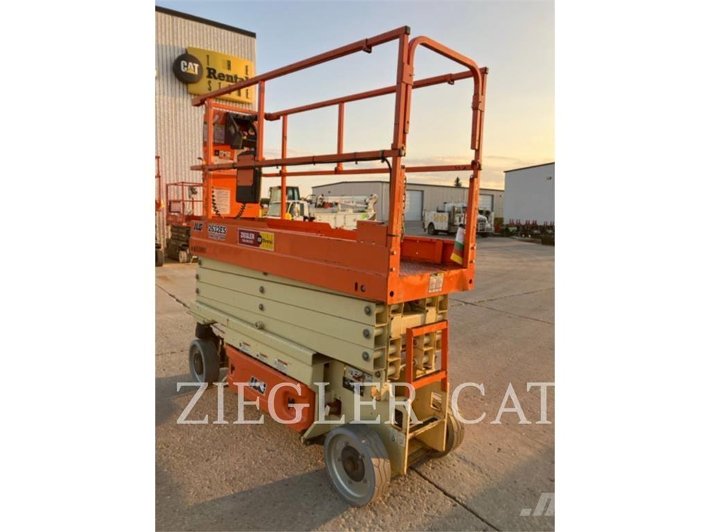 JLG 2632ES Šķerveida pacēlāji