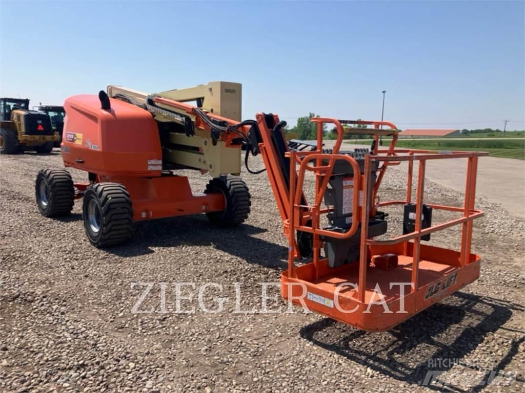 JLG 450AJ Strēles pacēlāji
