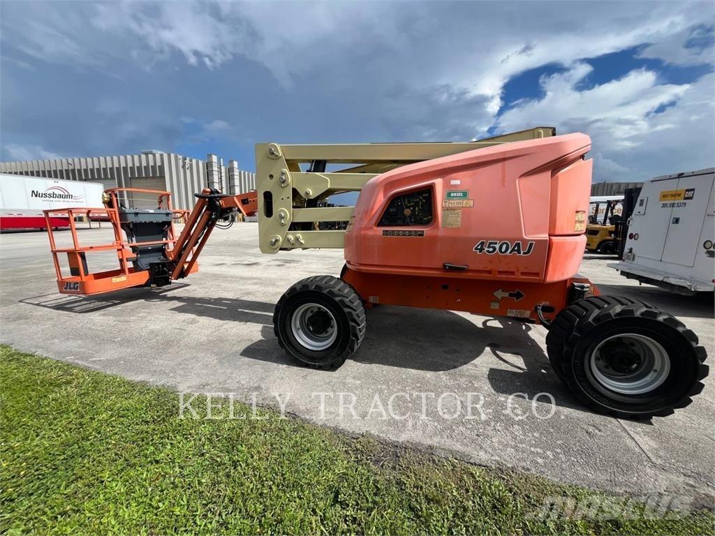 JLG 450AJ Strēles pacēlāji