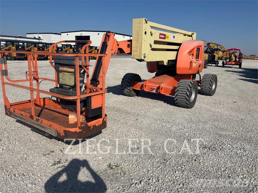 JLG 450AJ Strēles pacēlāji