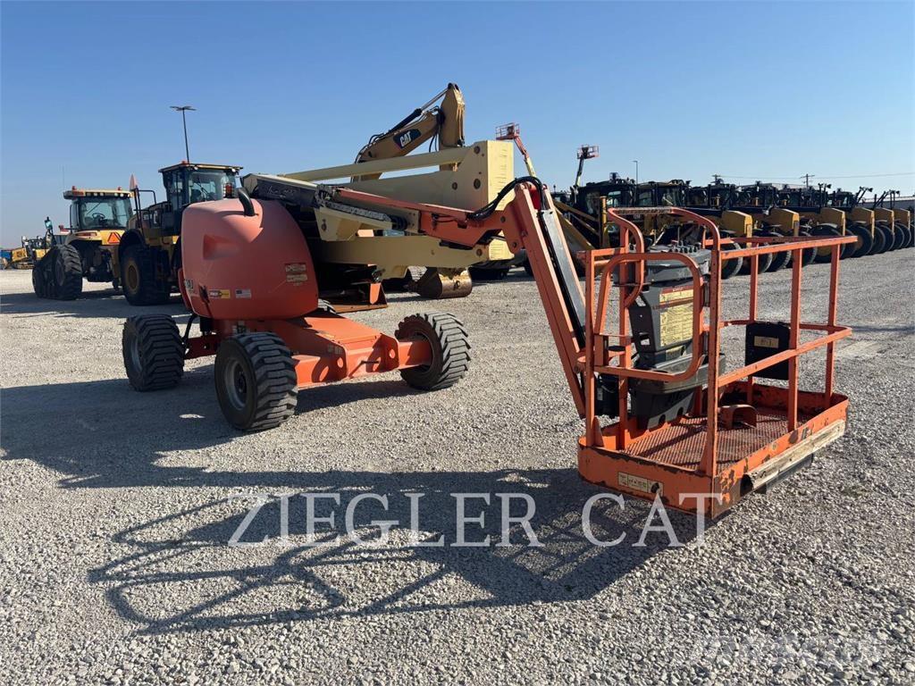 JLG 450AJ Strēles pacēlāji