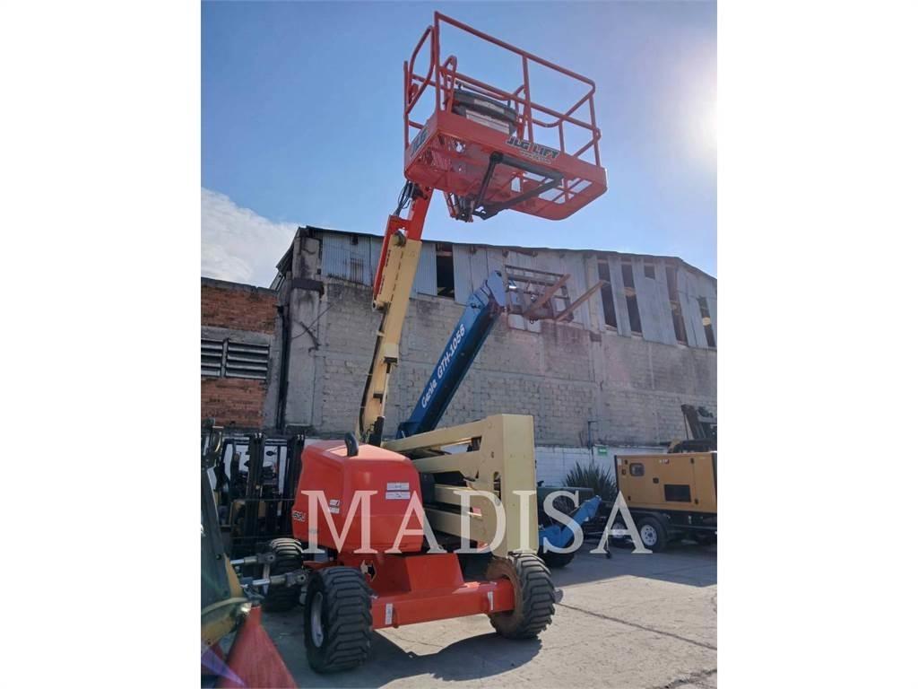 JLG 450AJ 4WD Strēles pacēlāji