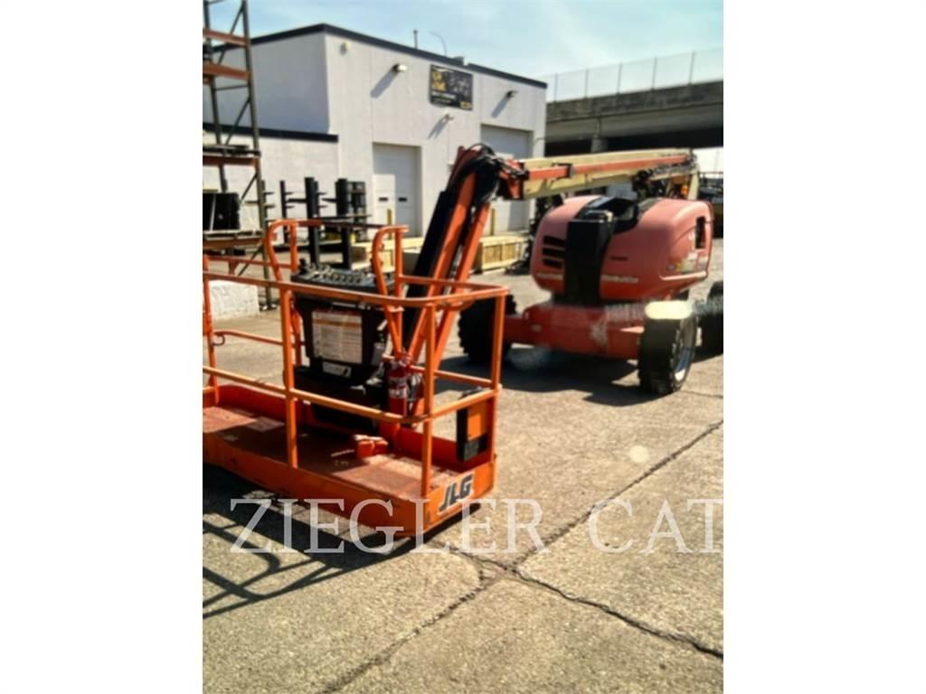 JLG 600AJ Strēles pacēlāji