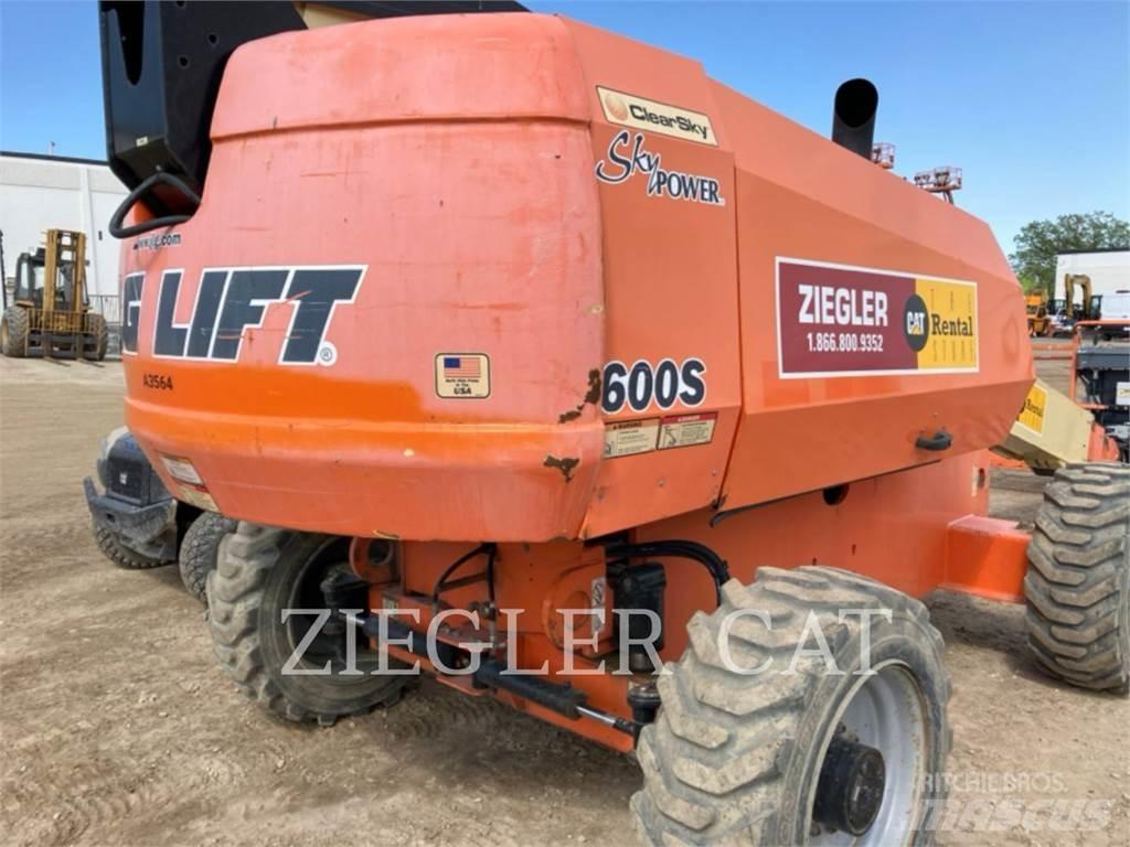 JLG 600S Strēles pacēlāji