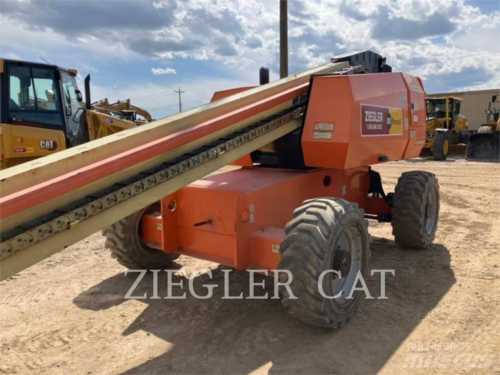 JLG 600S Strēles pacēlāji