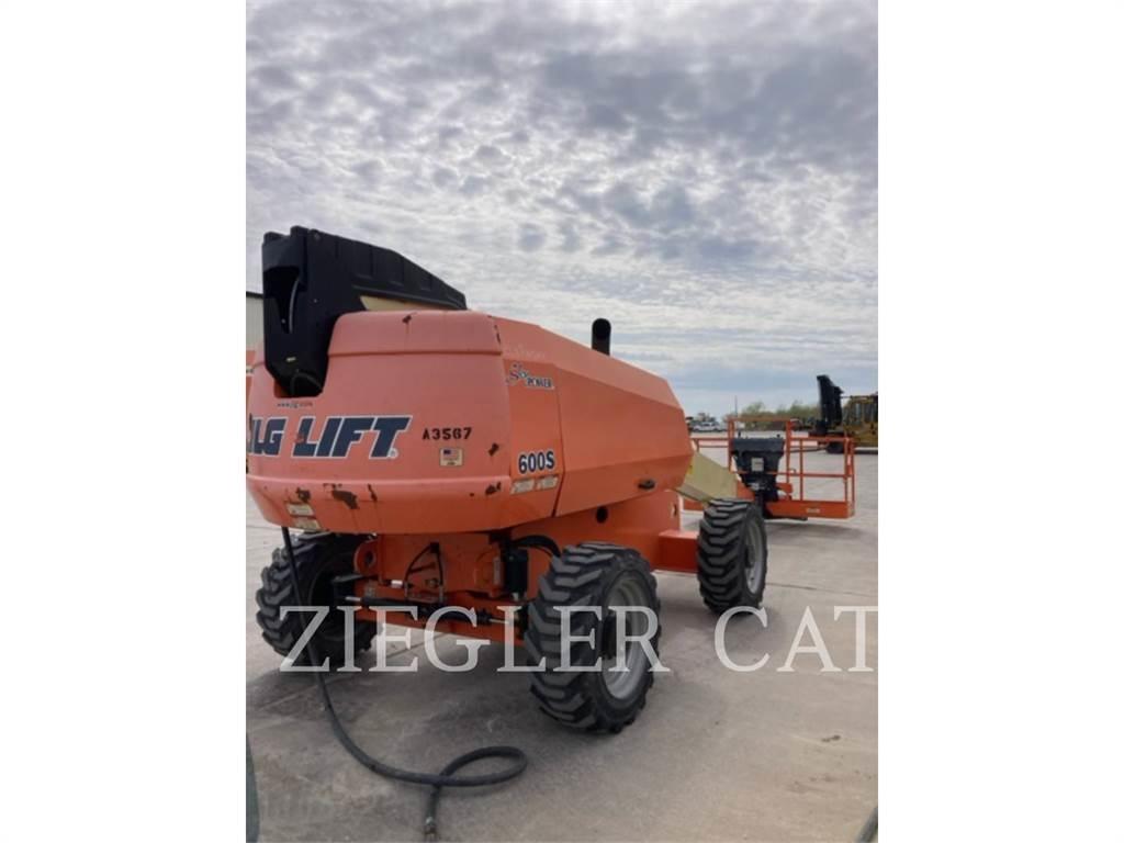 JLG 600S Strēles pacēlāji
