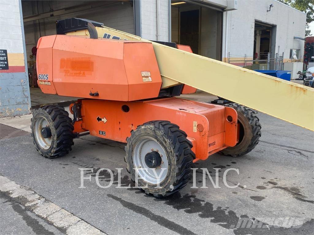 JLG 600S Strēles pacēlāji