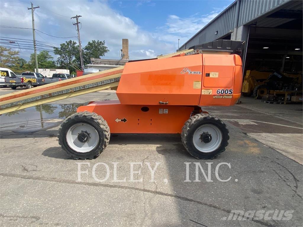 JLG 600S Strēles pacēlāji