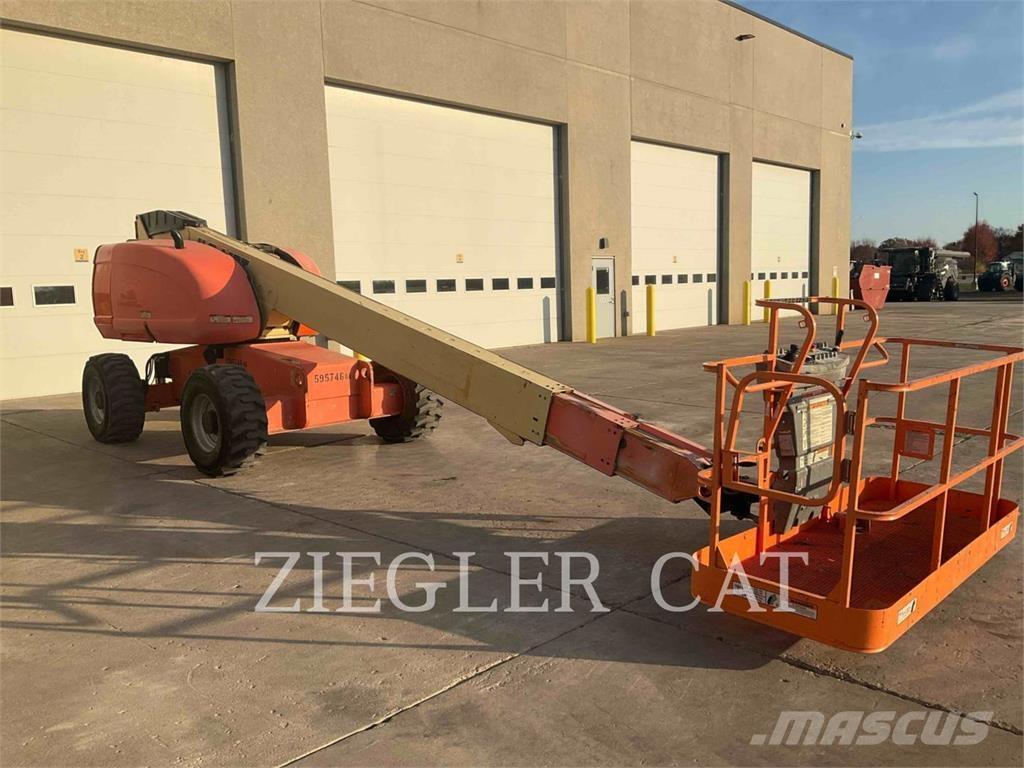JLG 600S Strēles pacēlāji