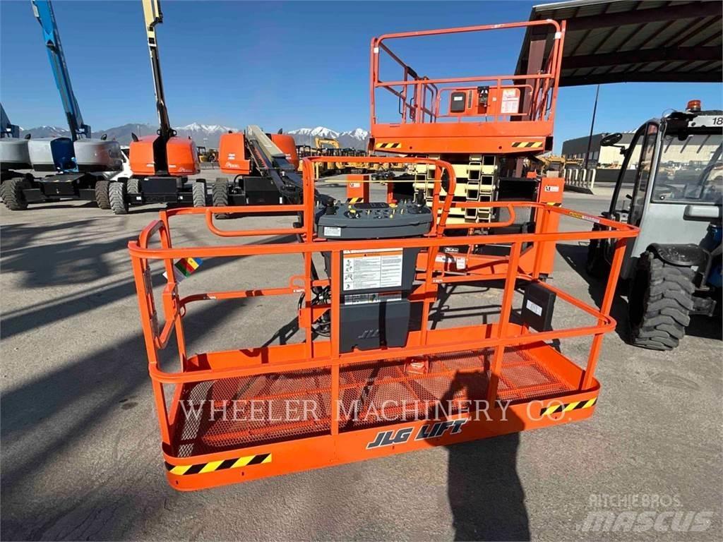 JLG 660SJ Strēles pacēlāji