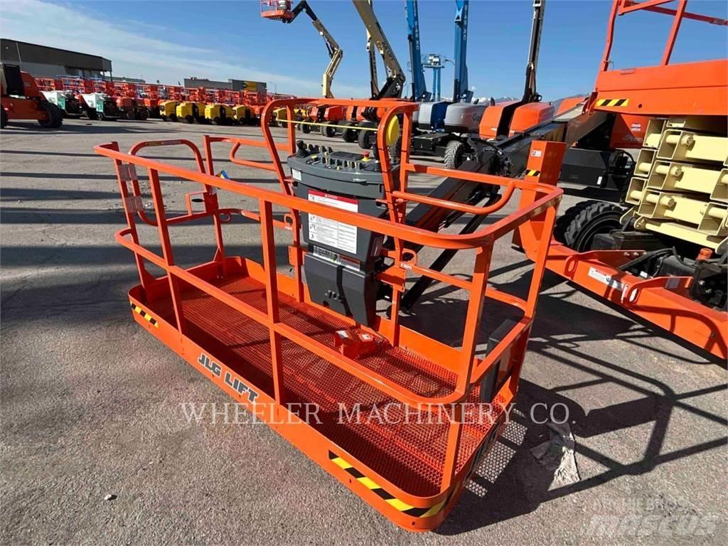 JLG 660SJ Strēles pacēlāji
