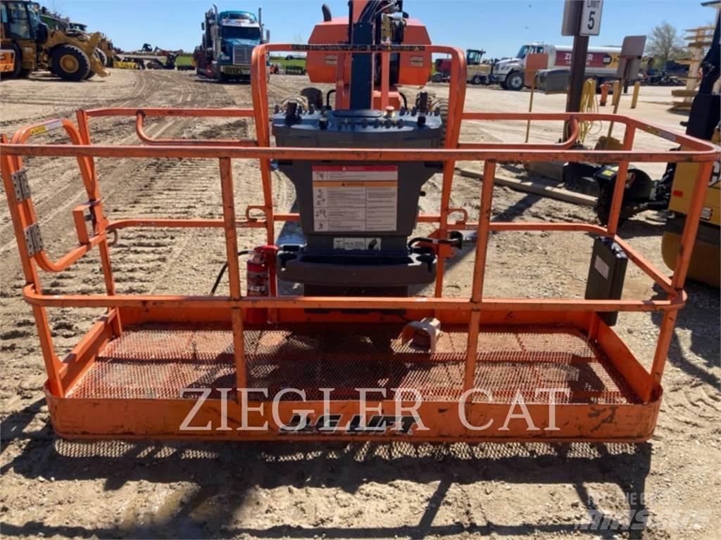 JLG 660SJ Strēles pacēlāji