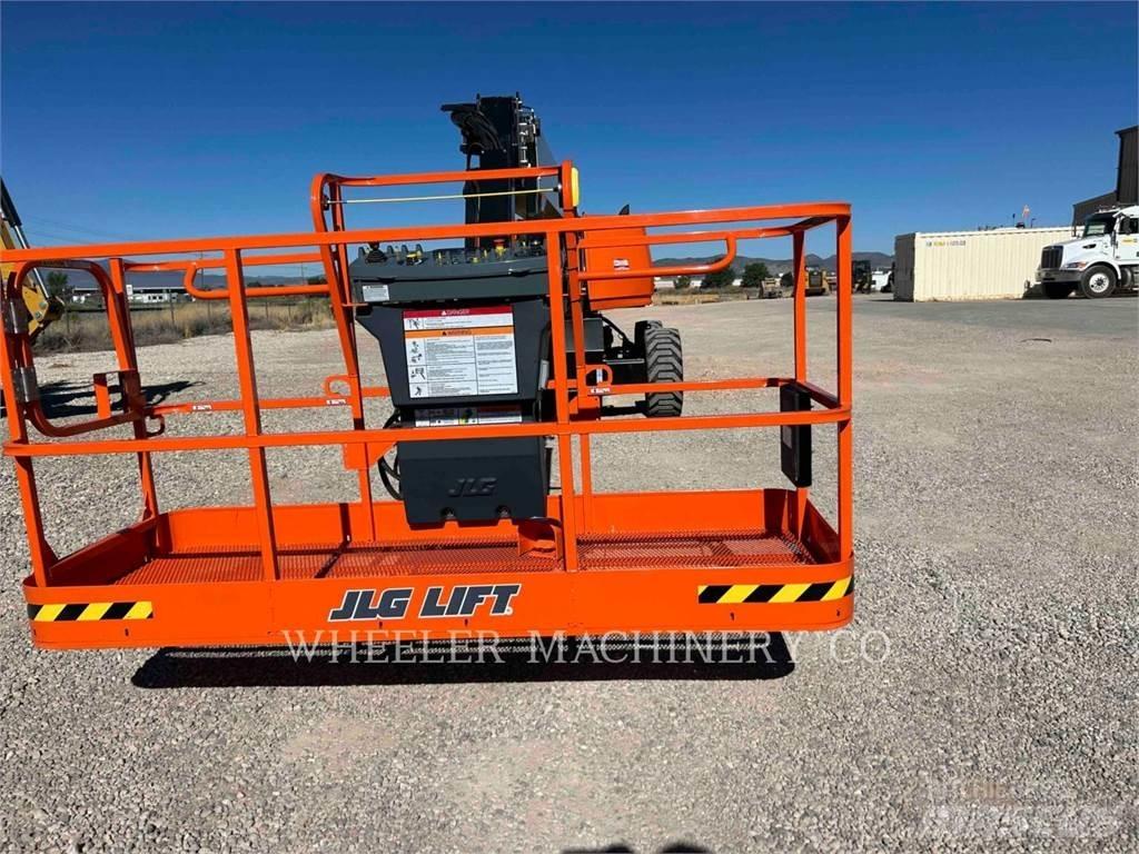 JLG 660SJ Strēles pacēlāji