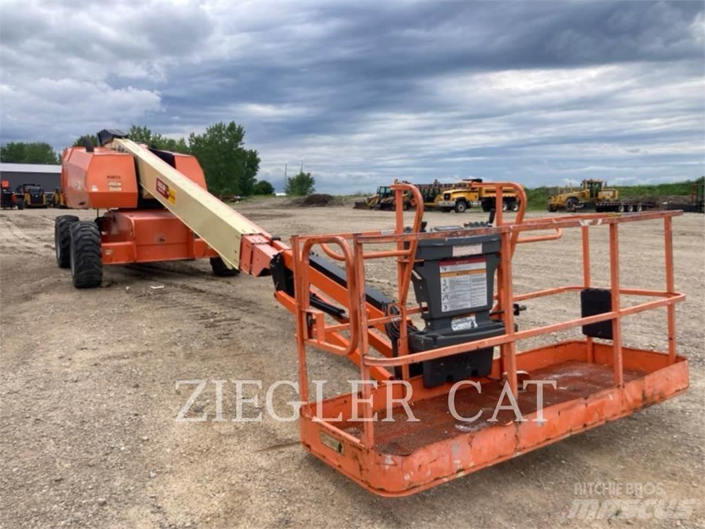 JLG 660SJ Strēles pacēlāji