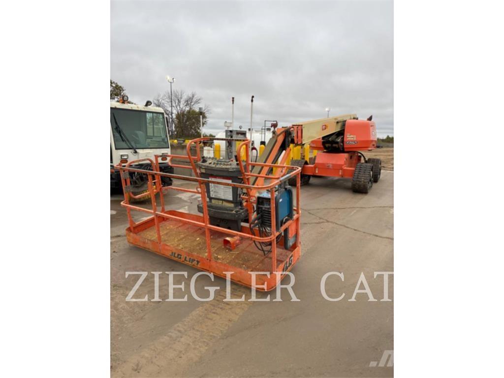 JLG 660SJ Strēles pacēlāji