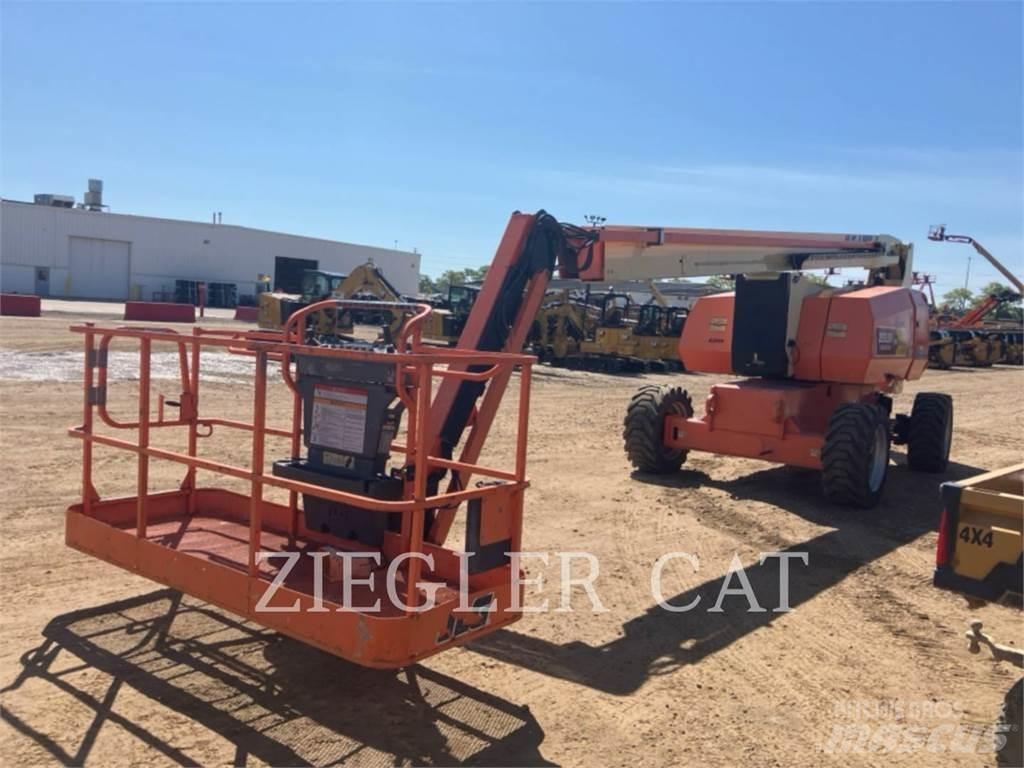 JLG 800AJ Strēles pacēlāji