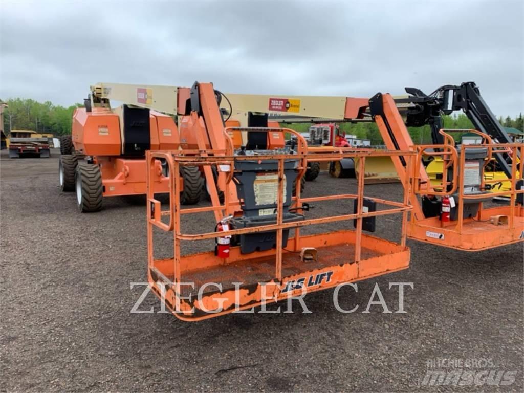 JLG 800AJ Strēles pacēlāji