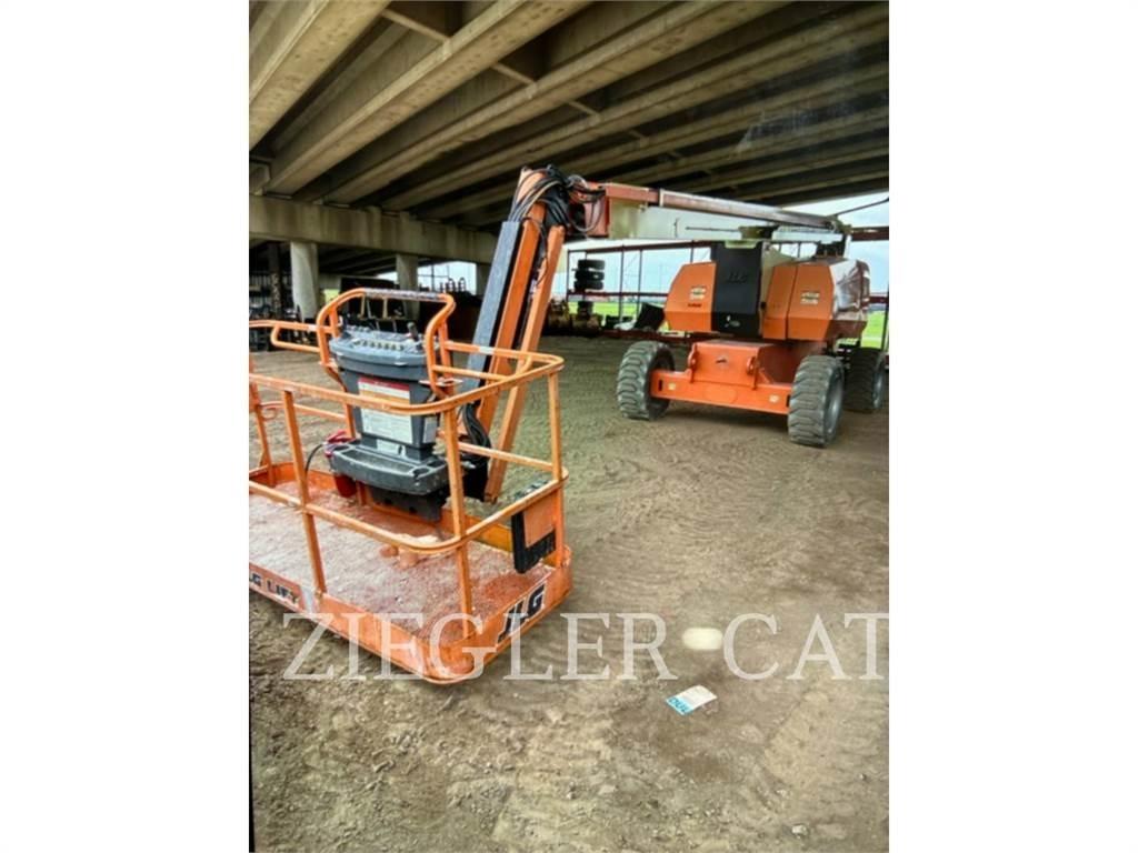 JLG 800AJ Strēles pacēlāji