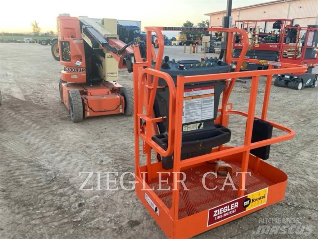 JLG E300AJP Strēles pacēlāji