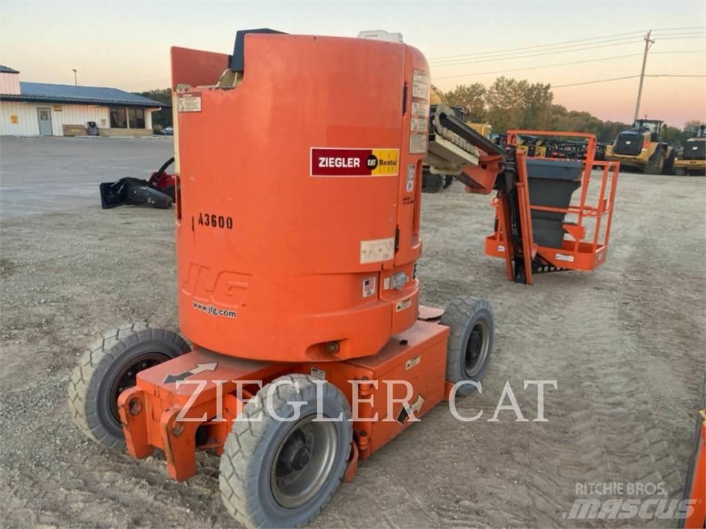 JLG E300AJP Strēles pacēlāji