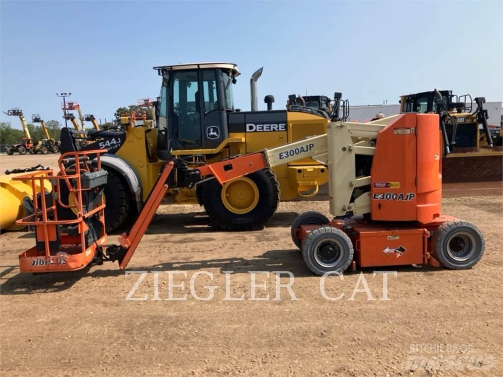 JLG E300AJP Strēles pacēlāji