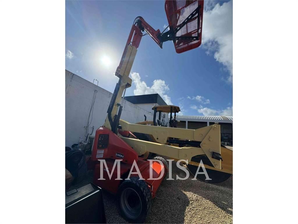 JLG E450AJ Strēles pacēlāji
