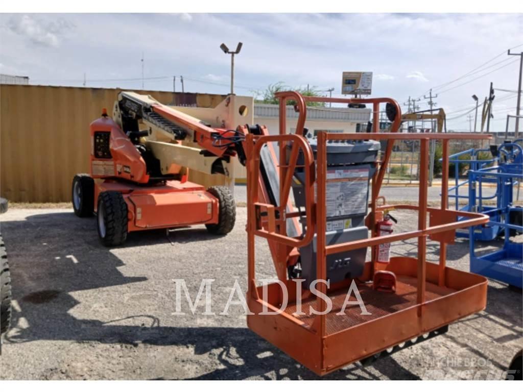 JLG E450AJ Strēles pacēlāji