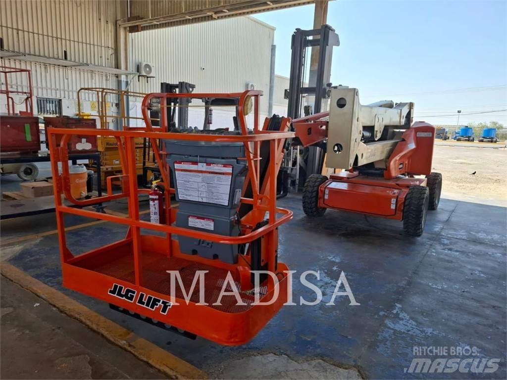 JLG E450AJ Strēles pacēlāji