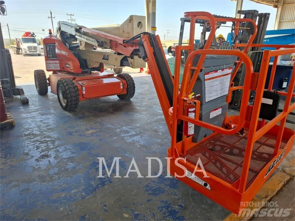JLG E450AJ Strēles pacēlāji