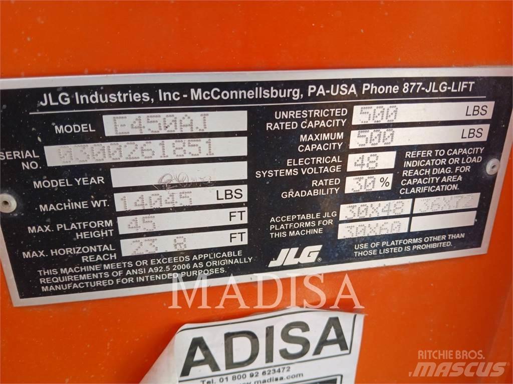 JLG E450AJ Strēles pacēlāji