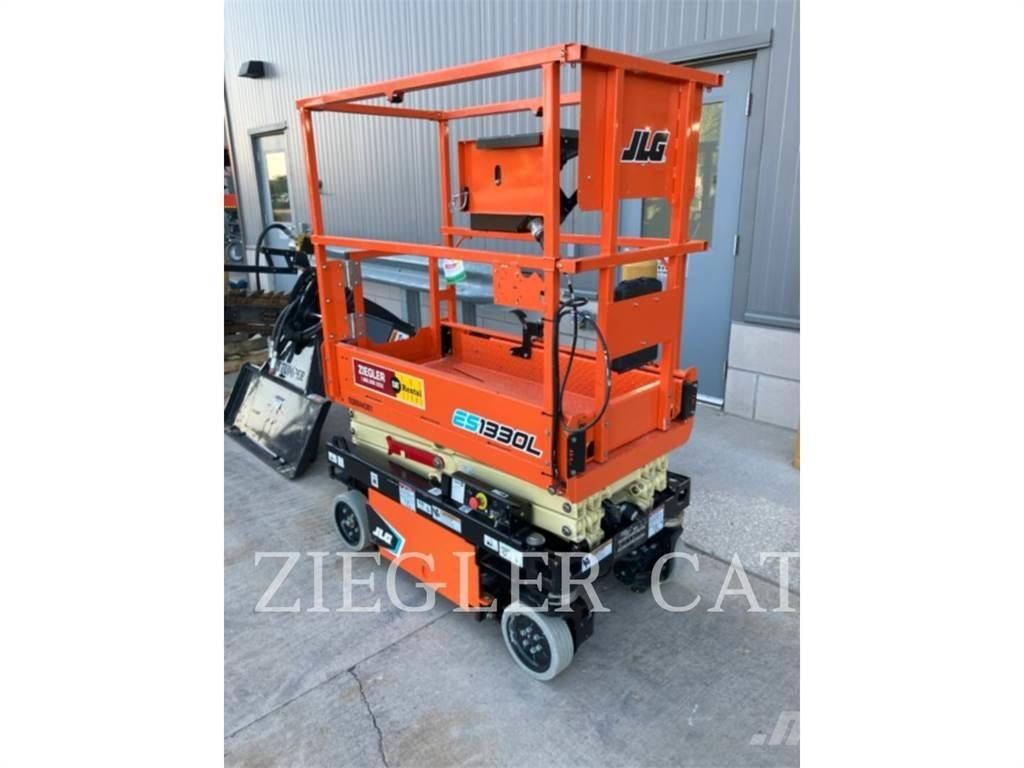 JLG ES1330L Šķerveida pacēlāji