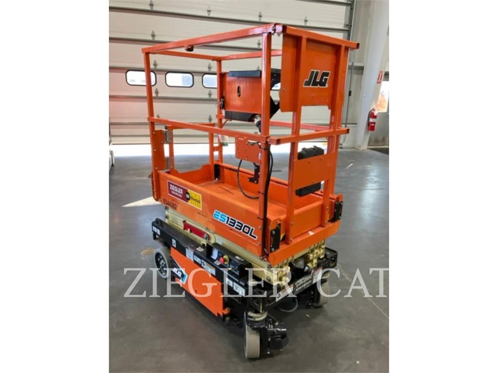 JLG ES1330L Šķerveida pacēlāji