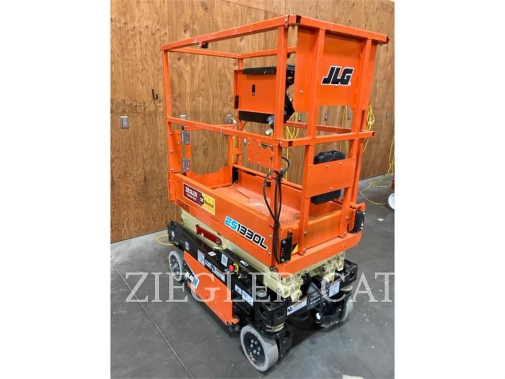 JLG ES1330L Šķerveida pacēlāji