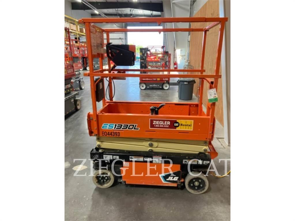 JLG ES1330L Šķerveida pacēlāji