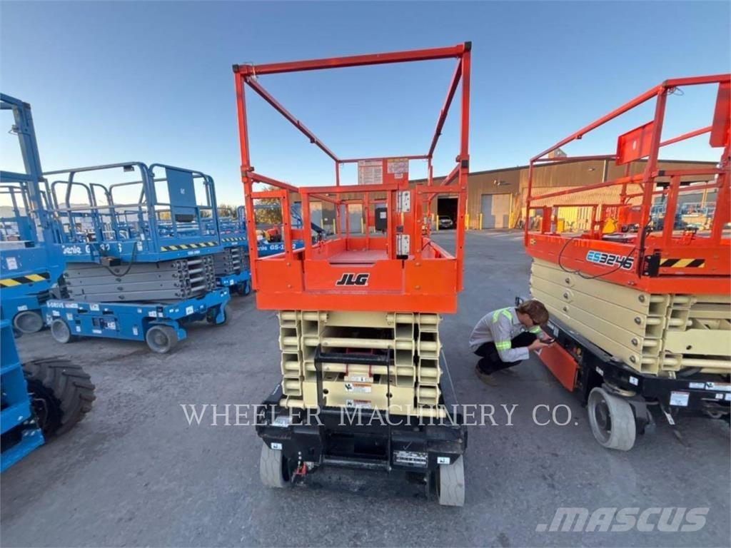 JLG ES3246 Šķerveida pacēlāji