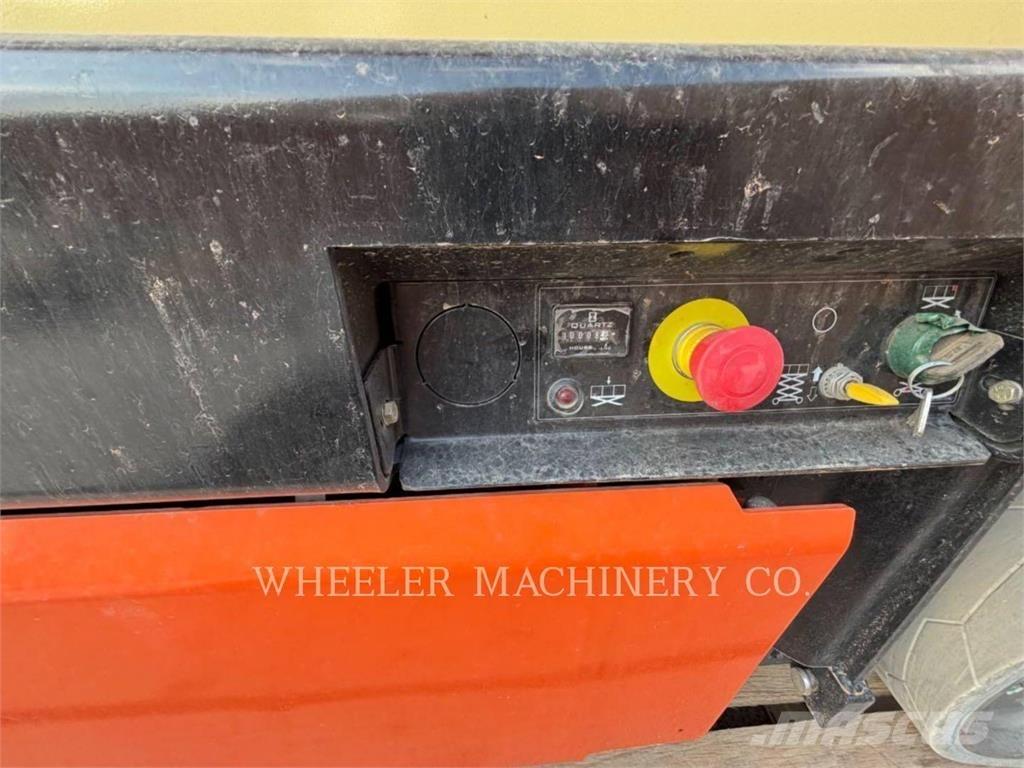 JLG ES3246 Šķerveida pacēlāji