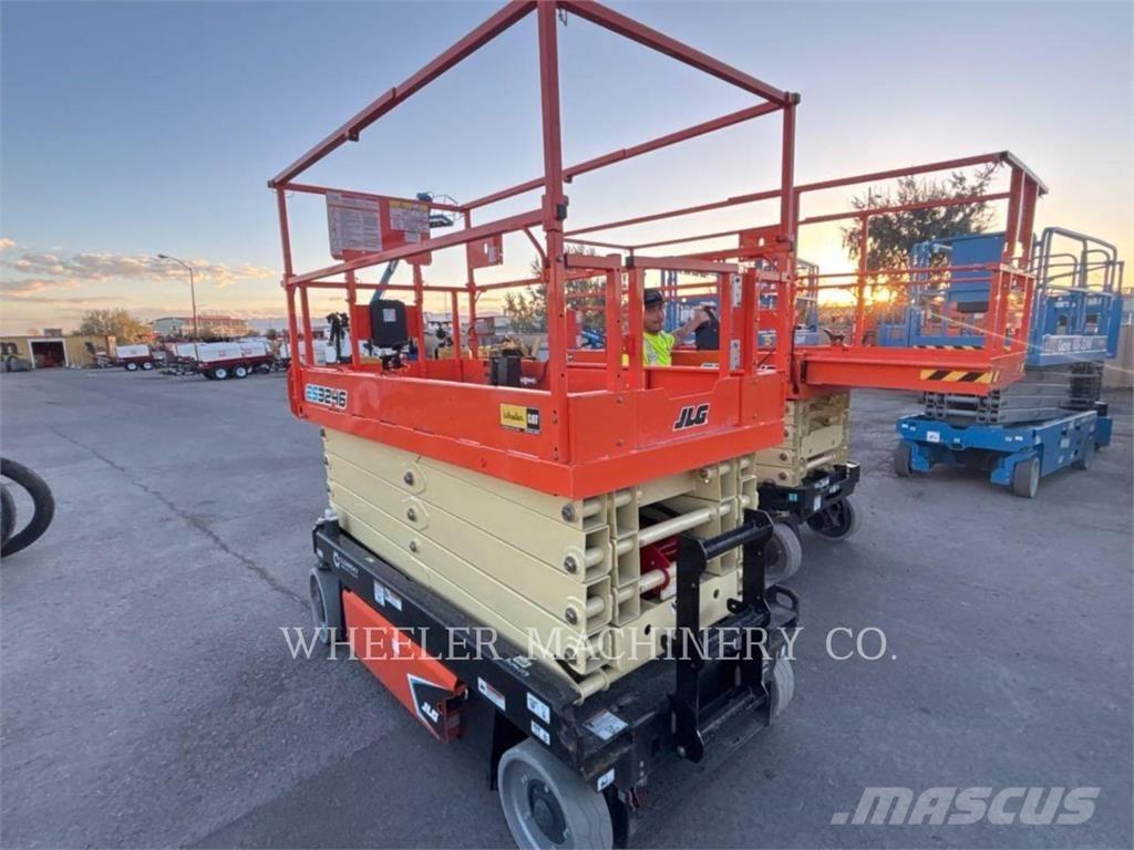 JLG ES3246 Šķerveida pacēlāji