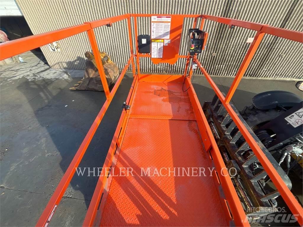 JLG R4045 Šķerveida pacēlāji