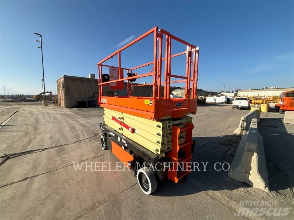 JLG R4045 Šķerveida pacēlāji