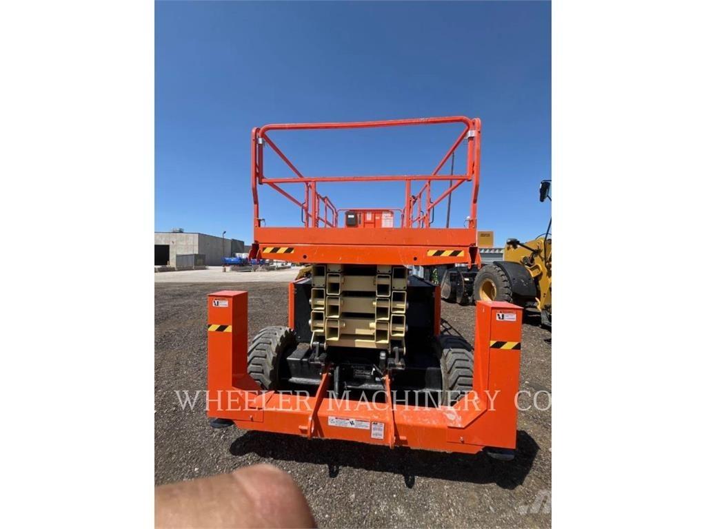 JLG RT4394 Šķerveida pacēlāji