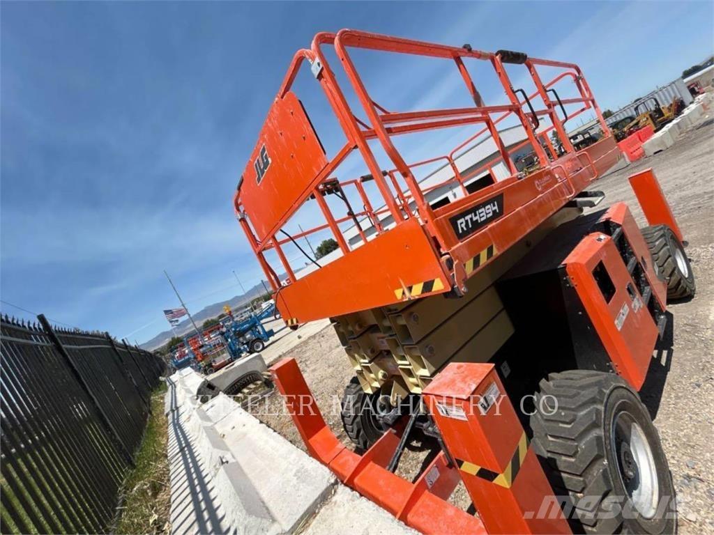 JLG RT4394 Šķerveida pacēlāji