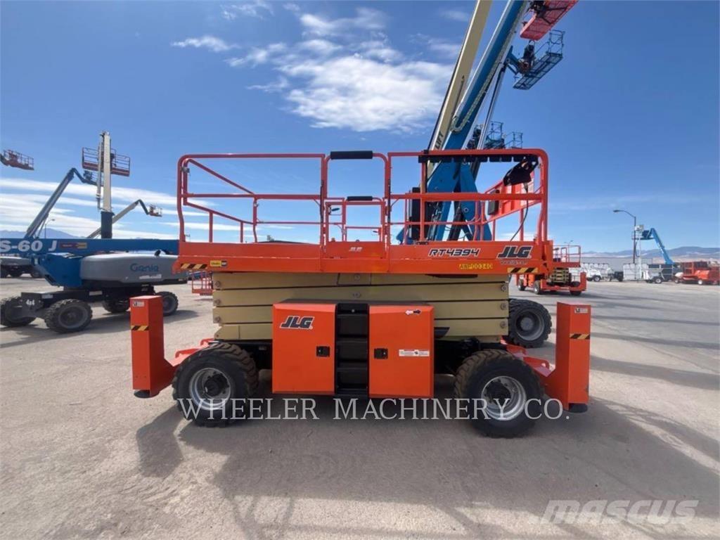 JLG RT4394 Šķerveida pacēlāji