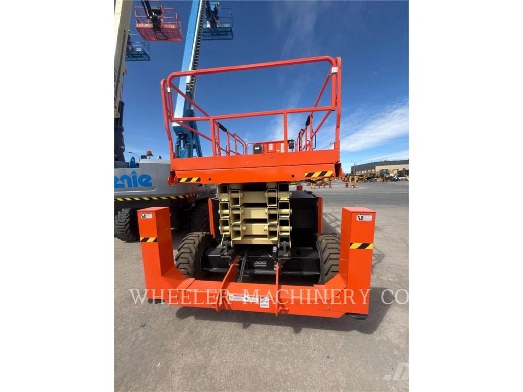 JLG RT4394 Šķerveida pacēlāji