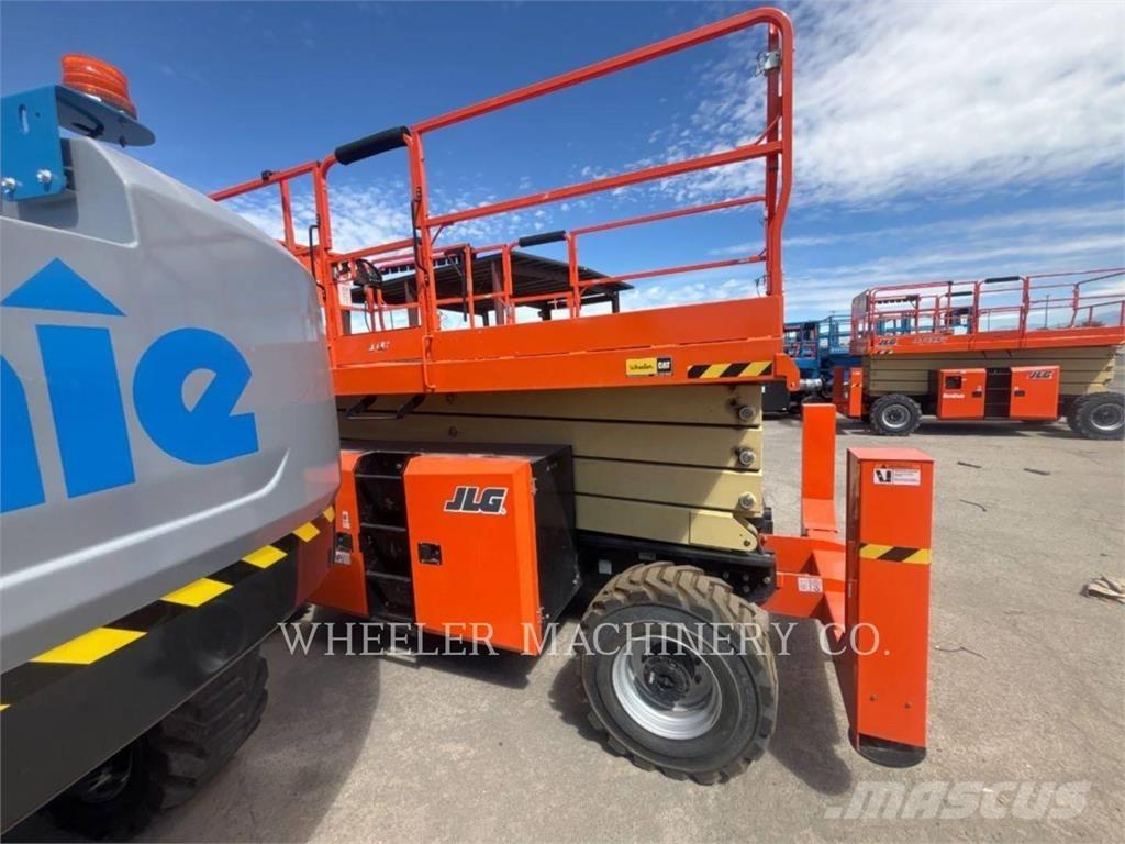 JLG RT4394 Šķerveida pacēlāji