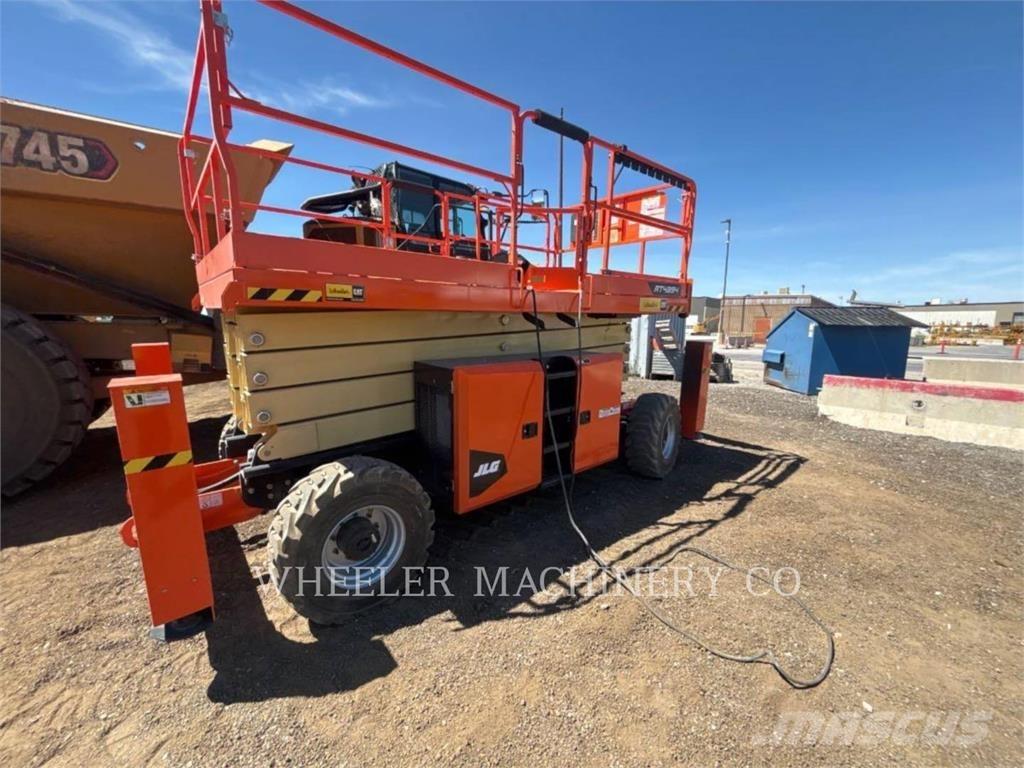 JLG RT4394 Šķerveida pacēlāji