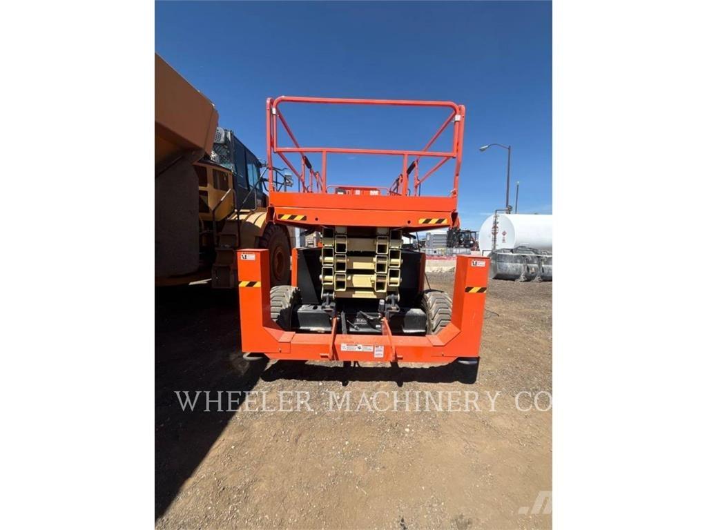 JLG RT4394 Šķerveida pacēlāji