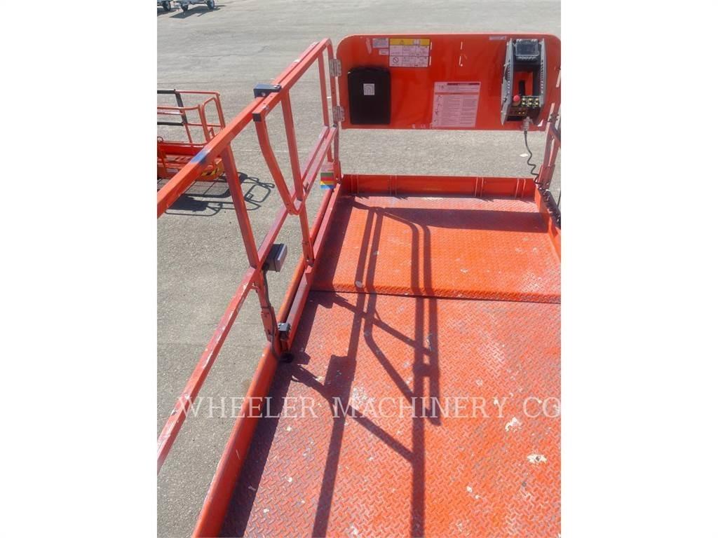 JLG RT4769 Šķerveida pacēlāji
